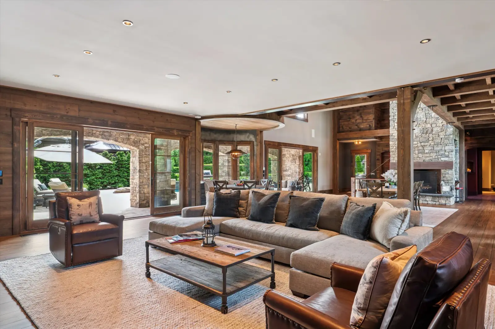 Horse Country Estate, Bridgehampton – living