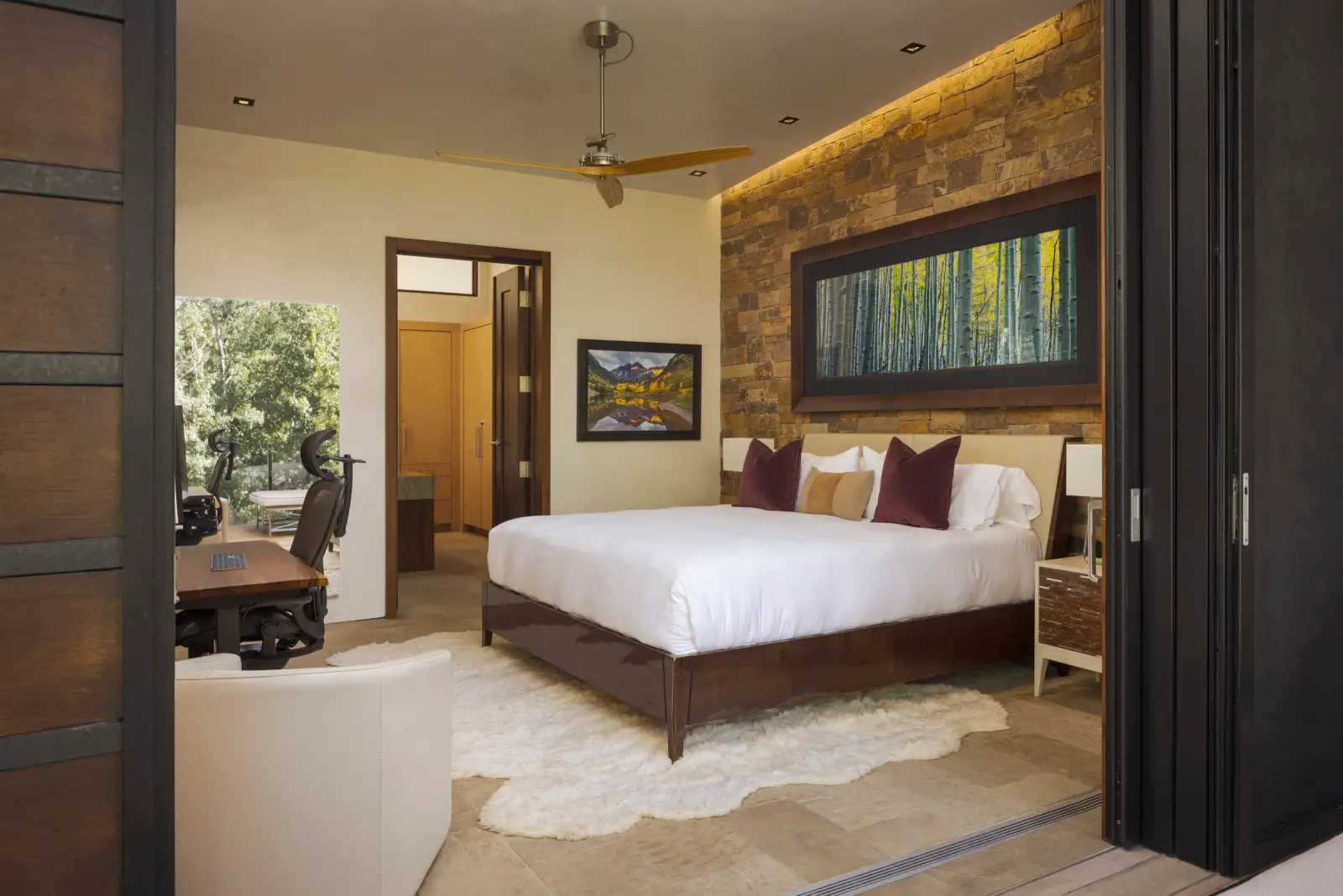 Silver King, Aspen – primary bedroom